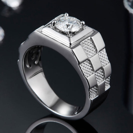 1K Rare Find Moissanite Diamond  Ring